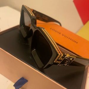 Millionaire black sunglasses